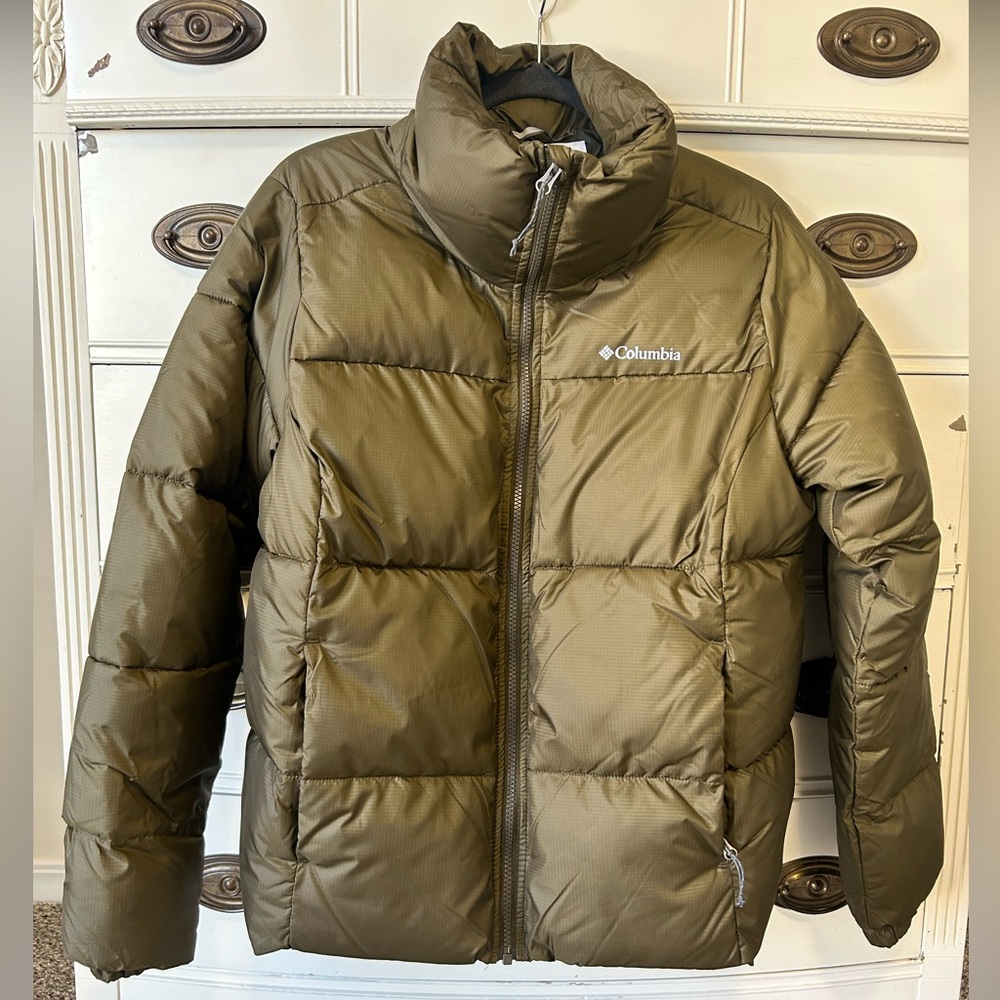 Women’s Columbia puffy winter jacket medium